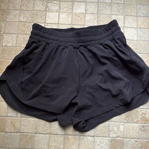 Lululemon Track That 3” short. Black 10